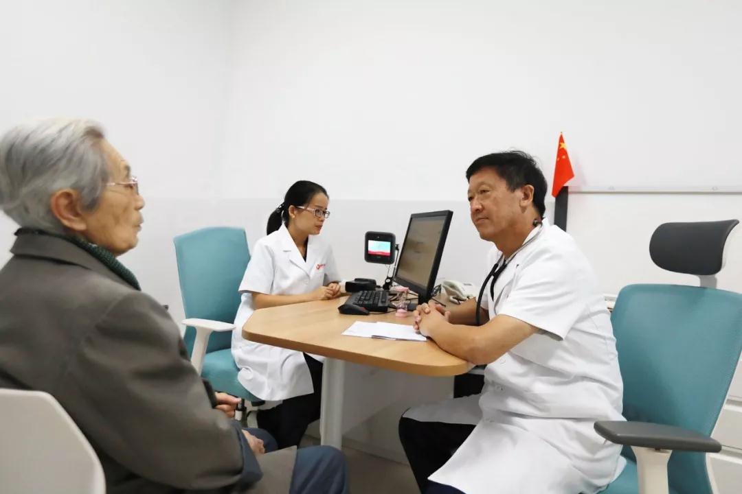 《健康時(shí)報(bào)》記者走進(jìn)西安國(guó)際醫(yī)學(xué)中心，請(qǐng)看報(bào)道