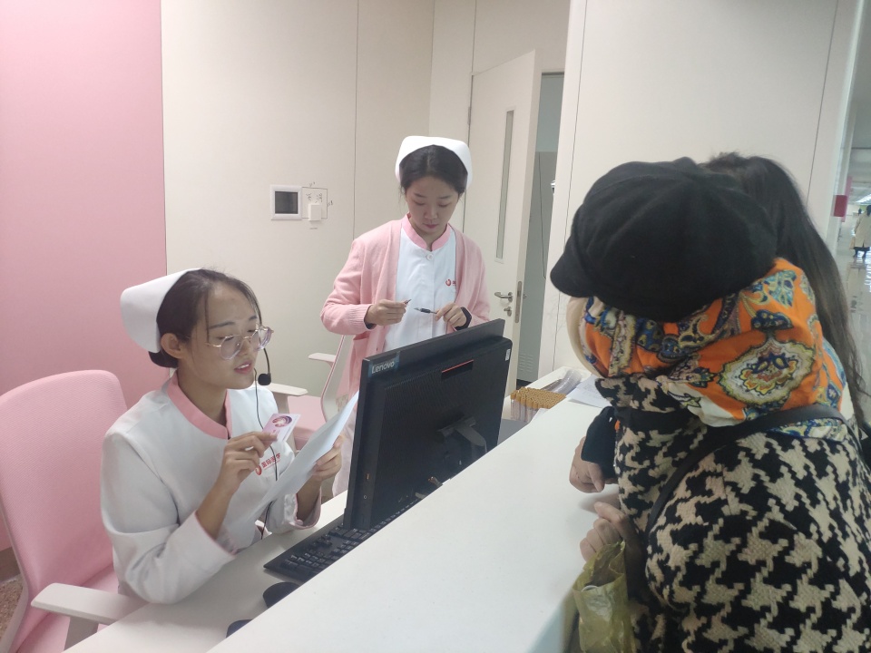 【一點資訊】健康陜西報道—公益在路上，西安國際醫(yī)學中心醫(yī)院腫瘤免費篩查行動溫暖人心