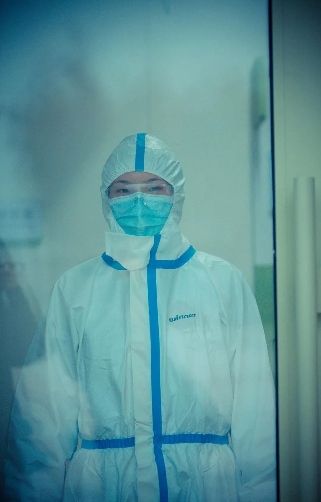 中新社陜西-——“媽，不能和您一起過年，我報(bào)名去武漢！”