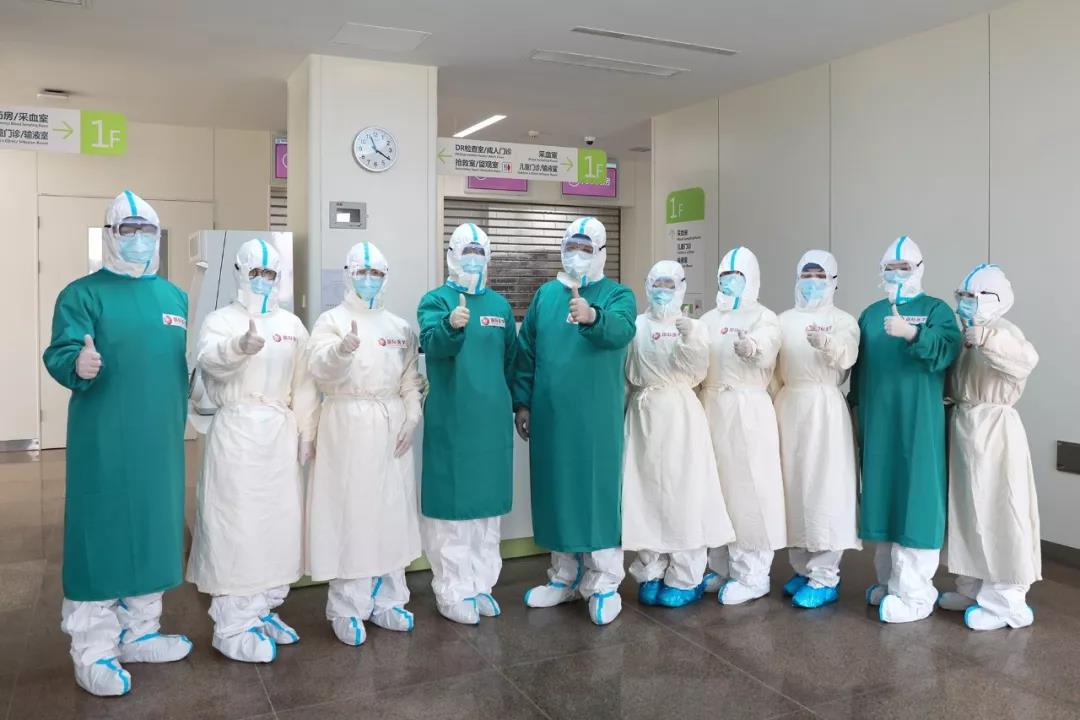 今日頭條——大年三十，一位護(hù)士對(duì)媽媽說她要去武漢