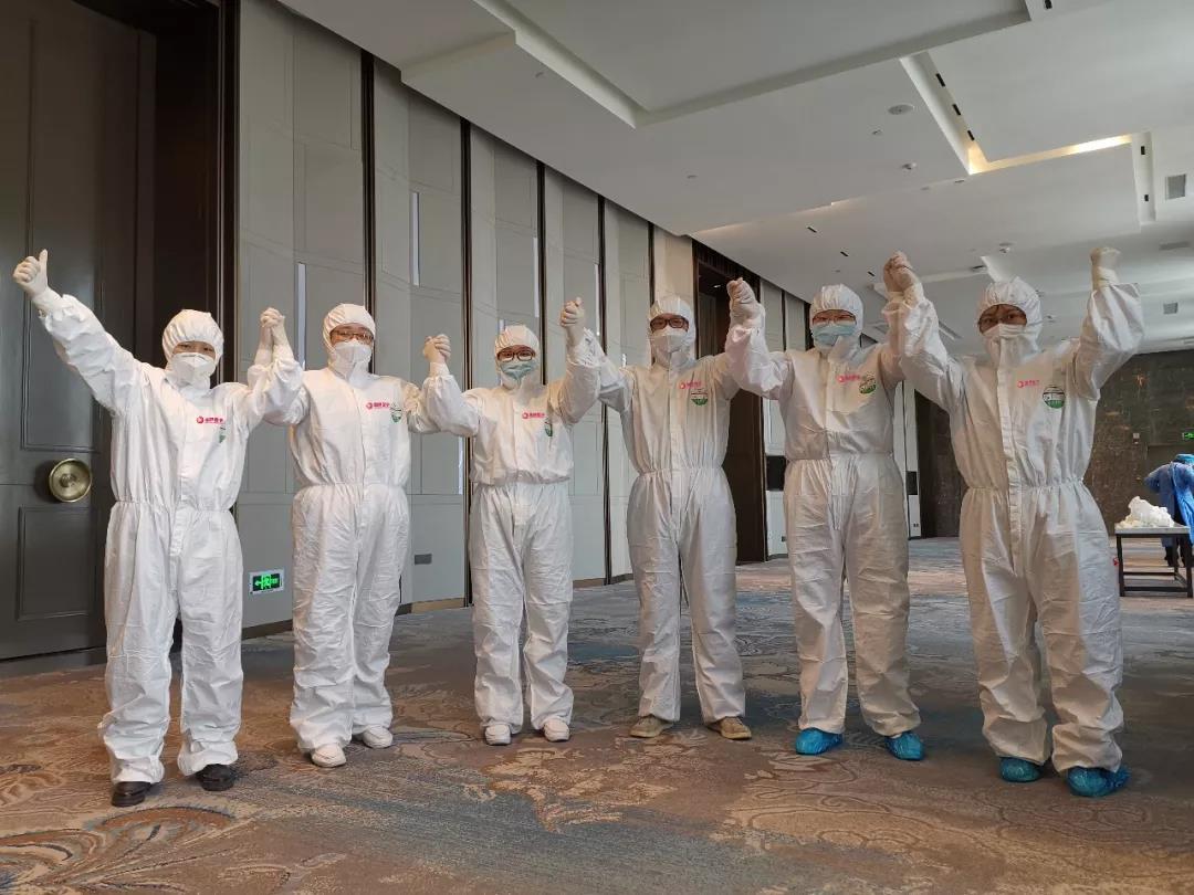 致敬最美的白衣天使！女護(hù)士剪去長(zhǎng)發(fā)投入戰(zhàn)“疫”