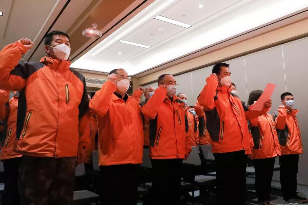 黨旗在戰(zhàn)“疫”一線飄揚——西安國際醫(yī)學(xué)中心醫(yī)院赴武漢醫(yī)療隊黨員抗擊疫情側(cè)記