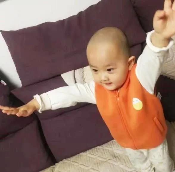 【戰(zhàn)“疫”日記】媽媽，請(qǐng)抱抱我！