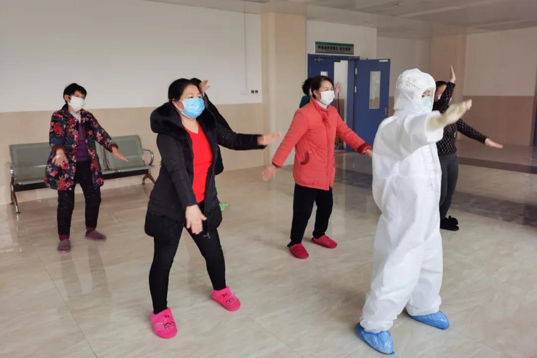 最美舞蹈！護(hù)士與患者在病房跳起“健身操”