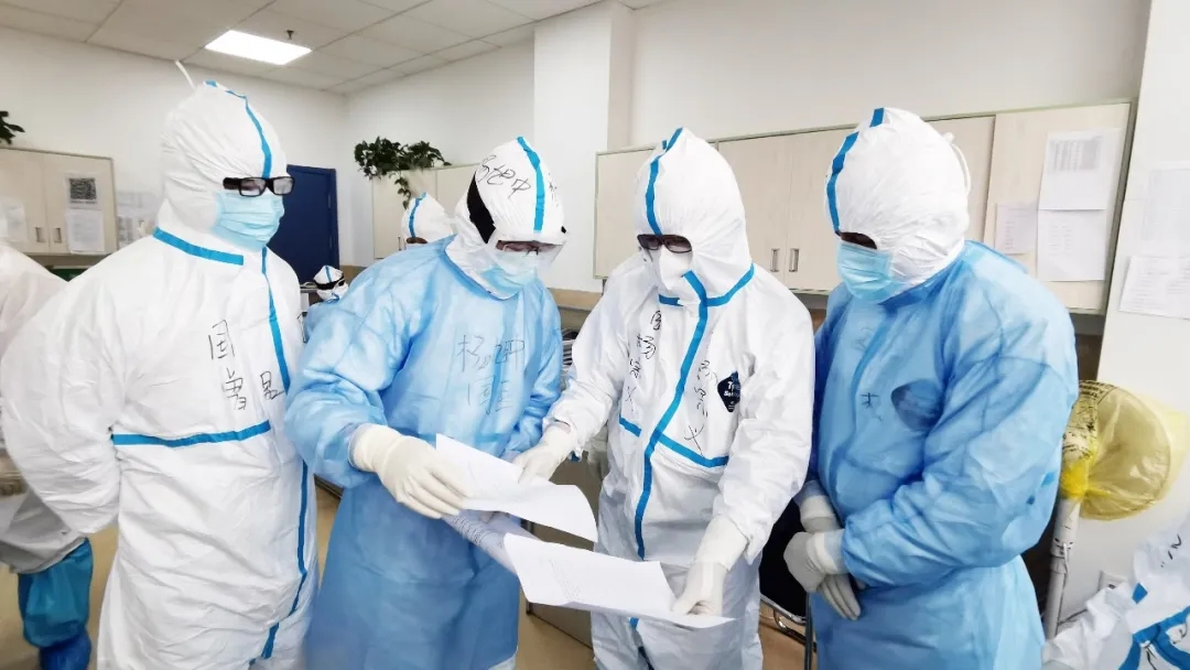 【戰(zhàn)“疫”人物】此刻，我不能有一絲松懈——記西安國際醫(yī)學(xué)中心醫(yī)院急診醫(yī)學(xué)科副主任楊宗義