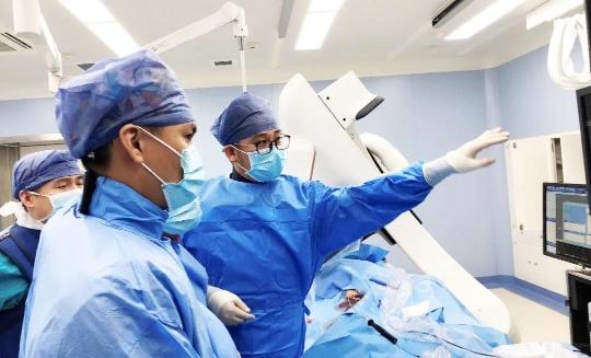 三秦都市報—慌！慌！慌！七旬大叔選擇這里心不“慌”了