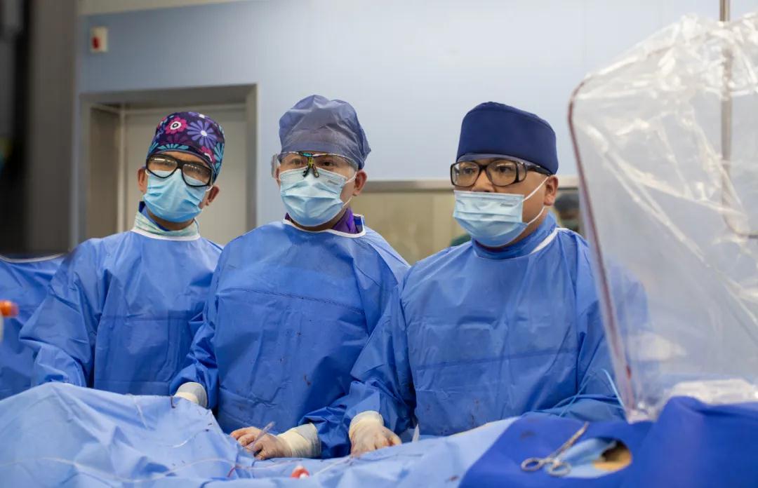 完美！僅5毫米手術(shù)傷口，解決七旬老人主動(dòng)脈夾層及多年“房顫”帶來的腦卒中煩惱！