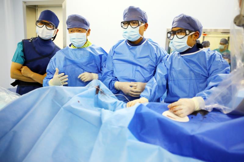 三秦網(wǎng)—?jiǎng)e緊張啊，有我們?cè)谀惴判陌桑?>
				             </a>
                <div   id=