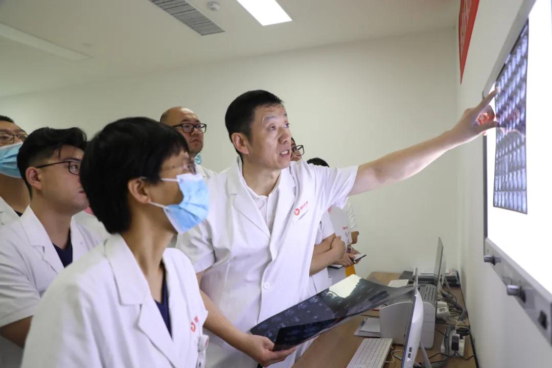 TIPS手術成功救治一位右位心因肝硬化上消化道大出血的患者