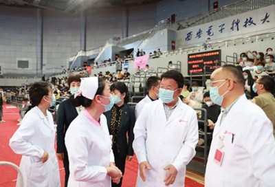 院領(lǐng)導(dǎo)看望西安電子科技大學(xué)疫苗接種點