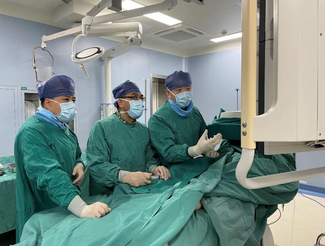 腹壁出現(xiàn)“蚯蚓狀”血管，布加綜合征惹的禍！