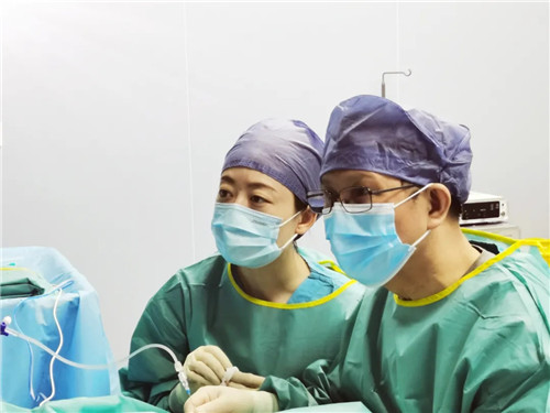 大醫(yī)之術(shù)④｜針尖上的絕絕子：甲狀腺手術(shù)無(wú)痕？這項(xiàng)黑科技值得關(guān)注……