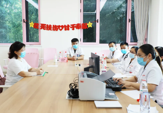 不掛號(hào)，解決多個(gè)問題，多學(xué)科MDT聯(lián)合門診讓更年期女性少跑腿，更安心！