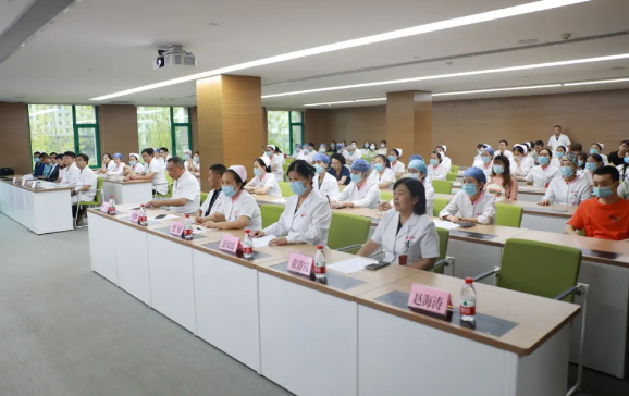 安全用械 守護(hù)健康——我院舉辦首屆“急救、生命支持類設(shè)備安全使用月”活動