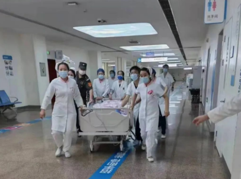 “999”急救集結(jié)號響起！他們與時間賽跑......