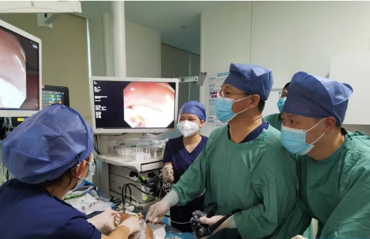 吃雞有風(fēng)險！多學(xué)科聯(lián)手為71歲老人清除“刺客”