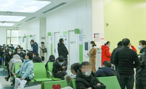 節(jié)后首個工作日|不停歇，他們?nèi)κ刈o患者健康！