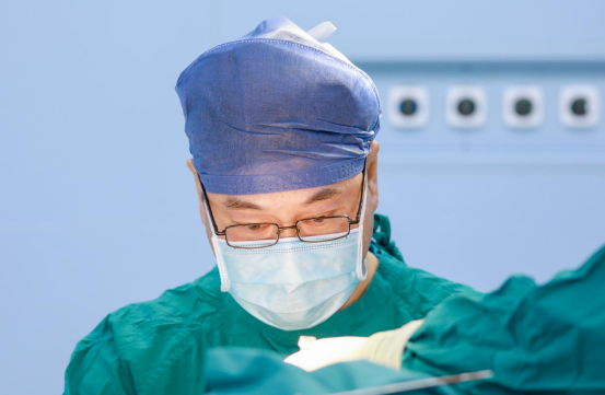 7歲遭遇油罐爆炸！單親媽媽“浴火重生”擺脫“異類”標簽