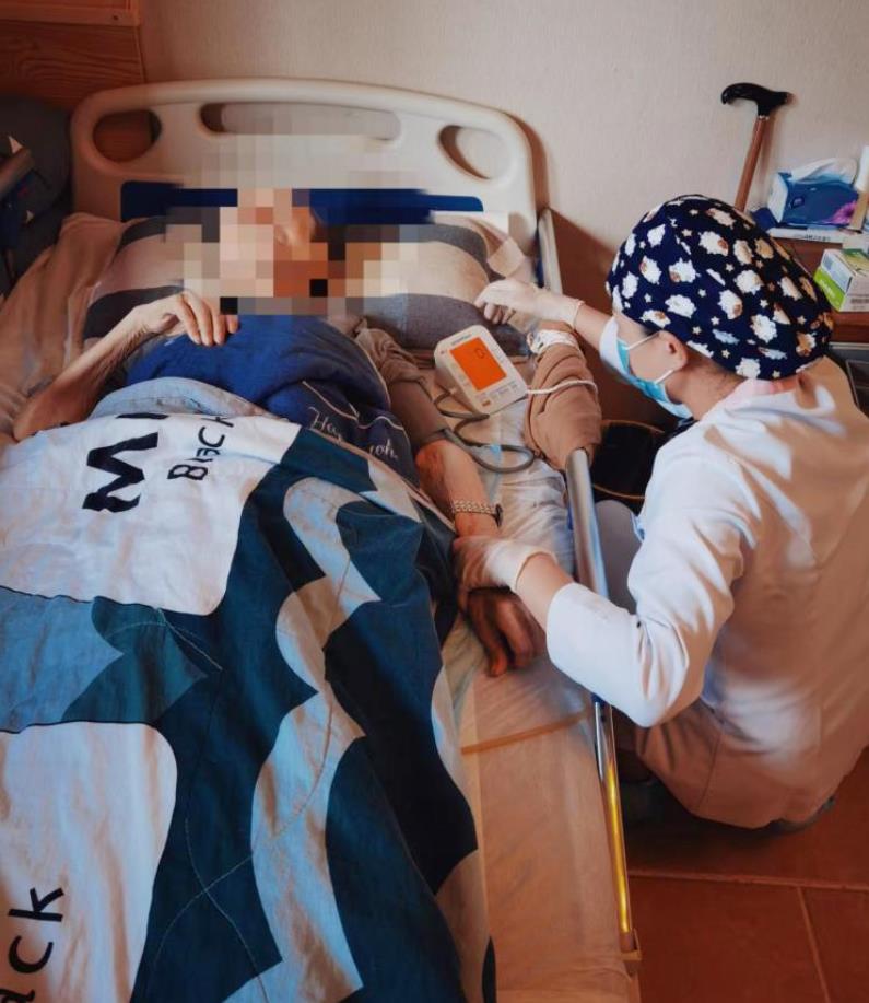 手機(jī)下單，護(hù)理到家！“西安國(guó)際醫(yī)學(xué)中心互聯(lián)網(wǎng)醫(yī)院上門(mén)護(hù)理服務(wù)”歡迎來(lái)約