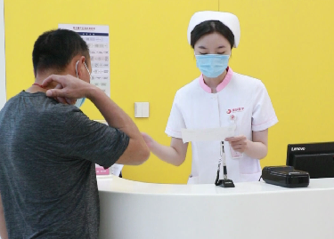 大口吃肉，大碗喝酒！胰腺炎、膽結(jié)石可能已經(jīng)在路上了