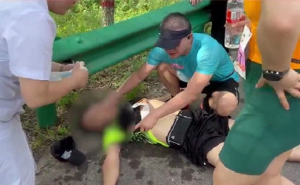 太牛掰了，醫(yī)者仁心！