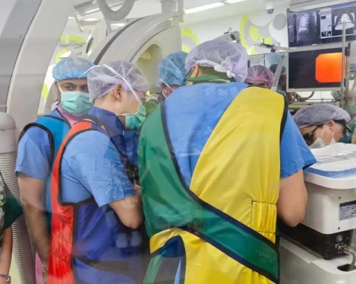 歐陽(yáng)海峰教授受邀赴泰國(guó)進(jìn)行呼吸介入手術(shù)指導(dǎo)