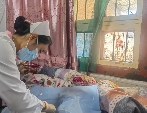 護(hù)理到家，愛不掉線—— “互聯(lián)網(wǎng)+護(hù)理上門”服務(wù)打造24小時(shí)溫馨守護(hù)！