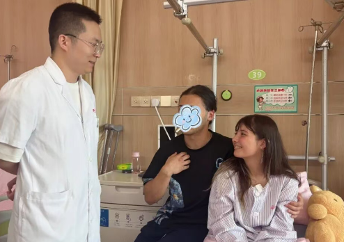 羅馬尼亞女孩西安就醫(yī)記：保險(xiǎn)能報(bào)銷，醫(yī)生夠?qū)I(yè)